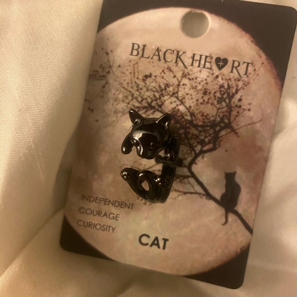 Black Heart Cat Ring - Picture 5 of 5